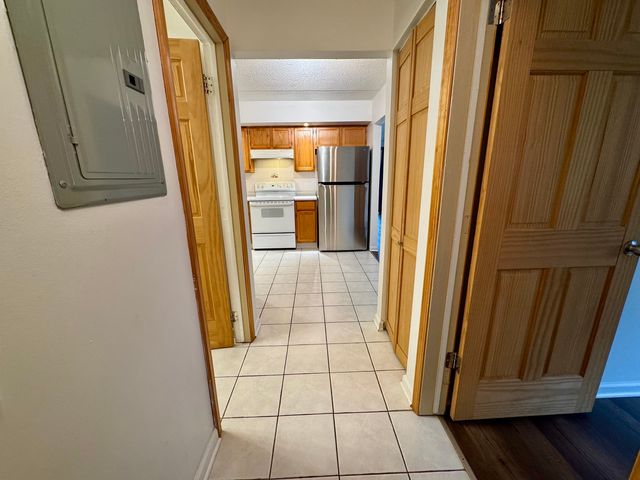 244 Klein Creek Court 1A, Carol Stream, IL 60188