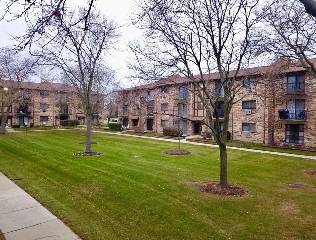 244 Klein Creek Court 1A, Carol Stream, IL 60188