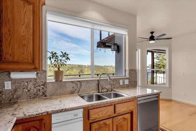 416 Arbor Place, Redding, CA 96001