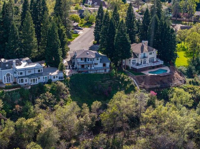 416 Arbor Place, Redding, CA 96001