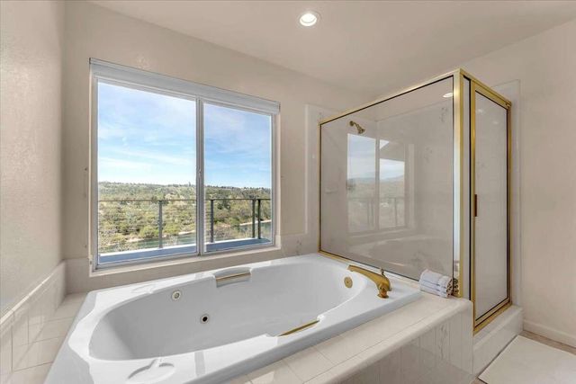 416 Arbor Place, Redding, CA 96001