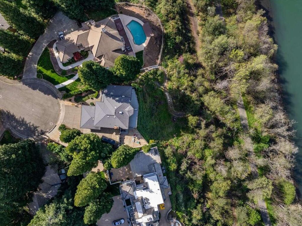 416 Arbor Place, Redding, CA 96001