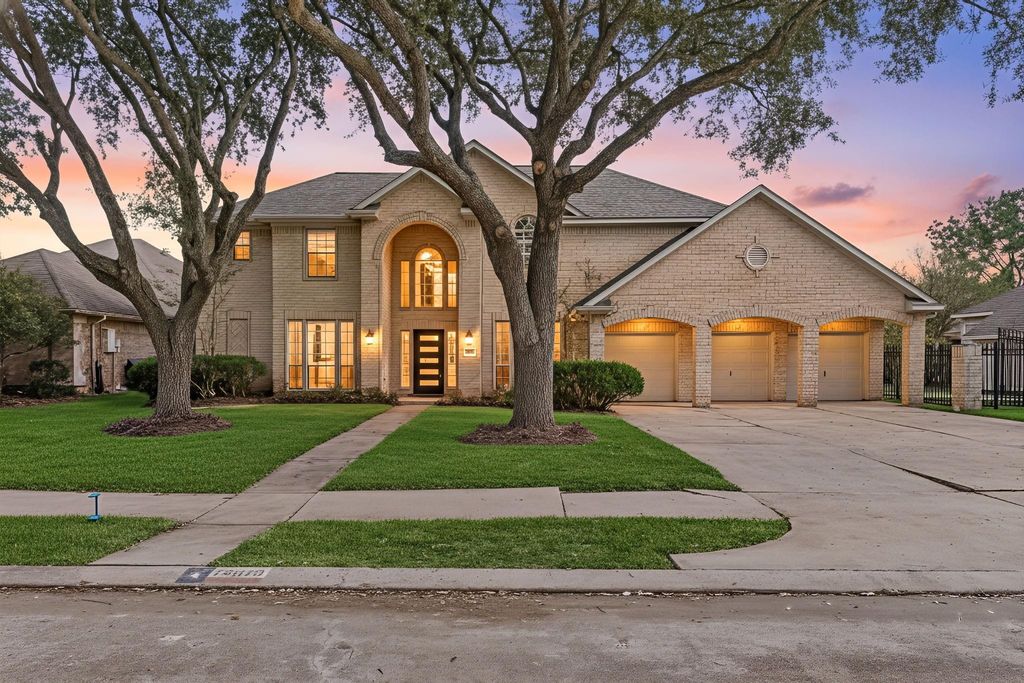 14910 Lake Woodbridge Court, Sugar Land, TX 77498
