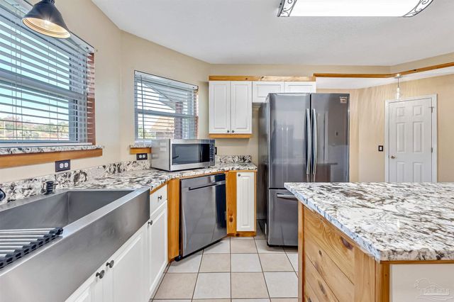 8147 Country Bay Blvd, Navarre, FL 32566