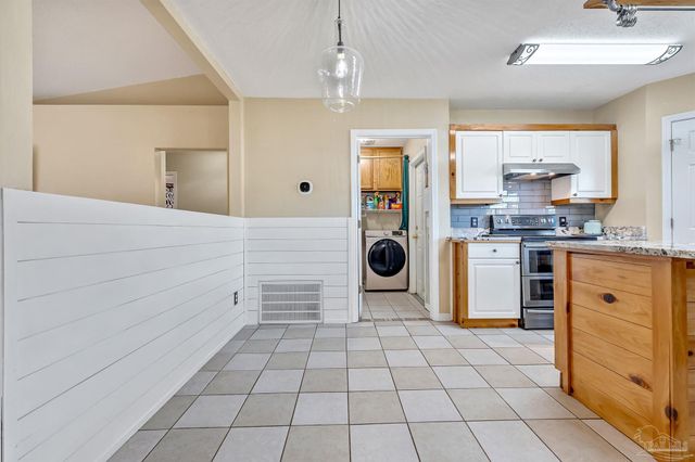 8147 Country Bay Blvd, Navarre, FL 32566