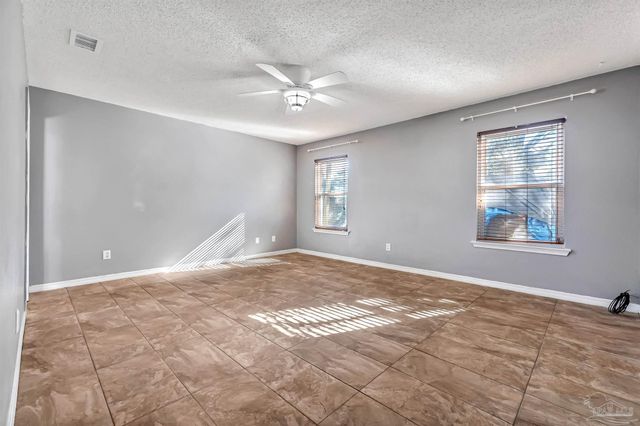 8147 Country Bay Blvd, Navarre, FL 32566