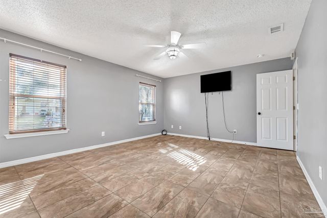 8147 Country Bay Blvd, Navarre, FL 32566