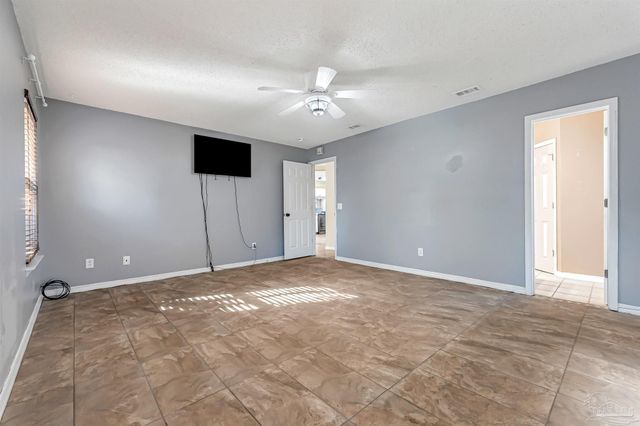 8147 Country Bay Blvd, Navarre, FL 32566