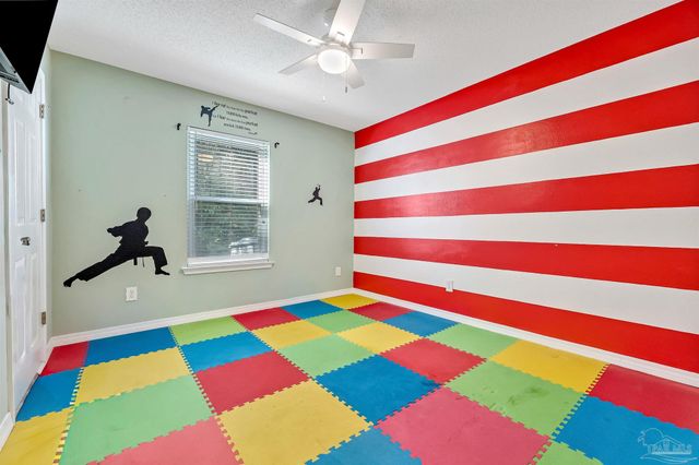 8147 Country Bay Blvd, Navarre, FL 32566