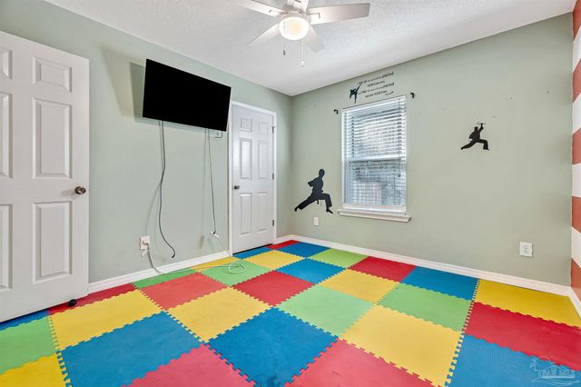 8147 Country Bay Blvd, Navarre, FL 32566