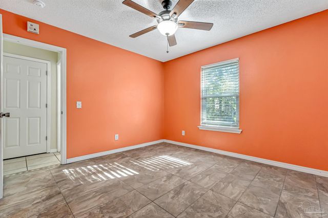 8147 Country Bay Blvd, Navarre, FL 32566