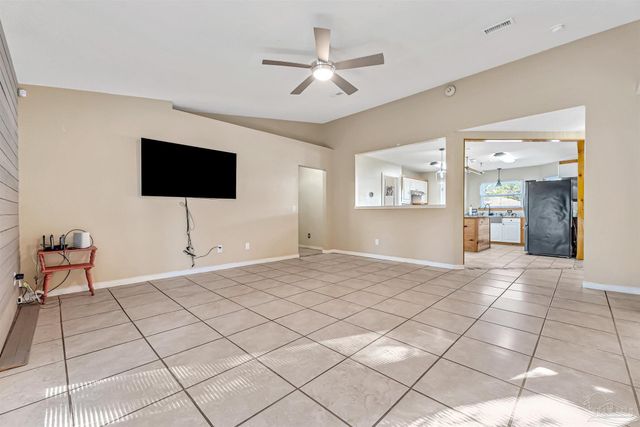 8147 Country Bay Blvd, Navarre, FL 32566