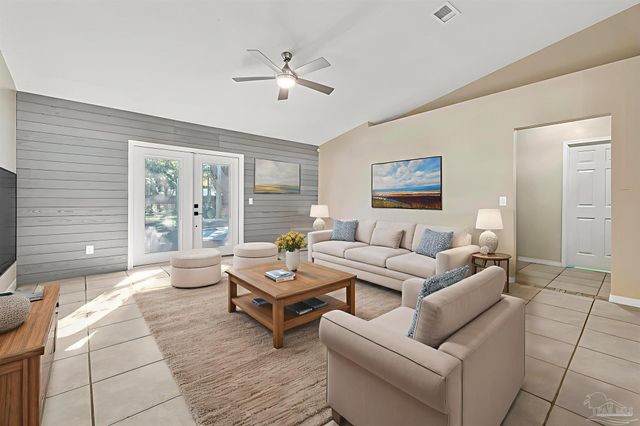 8147 Country Bay Blvd, Navarre, FL 32566