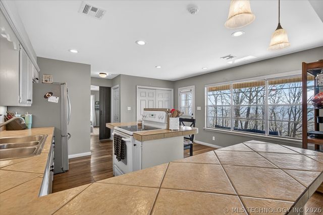 3801 E Mountain Road, Bartlesville, OK 74003