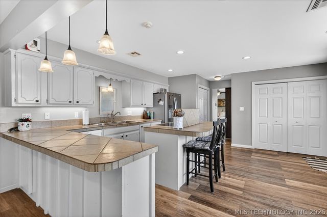 3801 E Mountain Road, Bartlesville, OK 74003