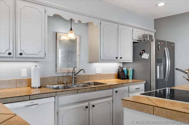 3801 E Mountain Road, Bartlesville, OK 74003