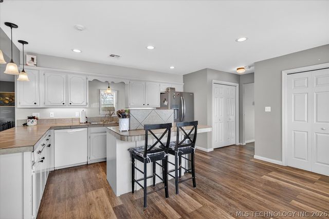 3801 E Mountain Road, Bartlesville, OK 74003