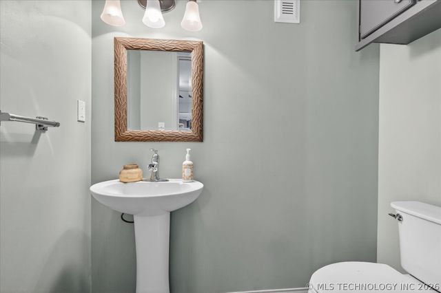 3801 E Mountain Road, Bartlesville, OK 74003