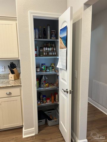 6100 Parsonage Cir, Milton, FL 32570