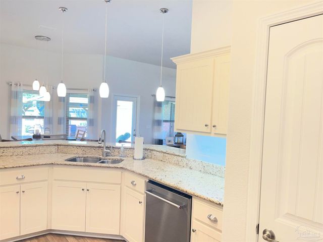 6100 Parsonage Cir, Milton, FL 32570