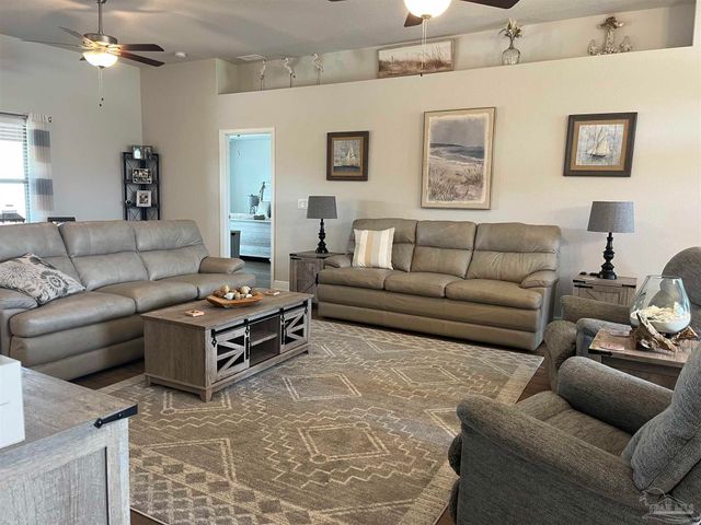 6100 Parsonage Cir, Milton, FL 32570