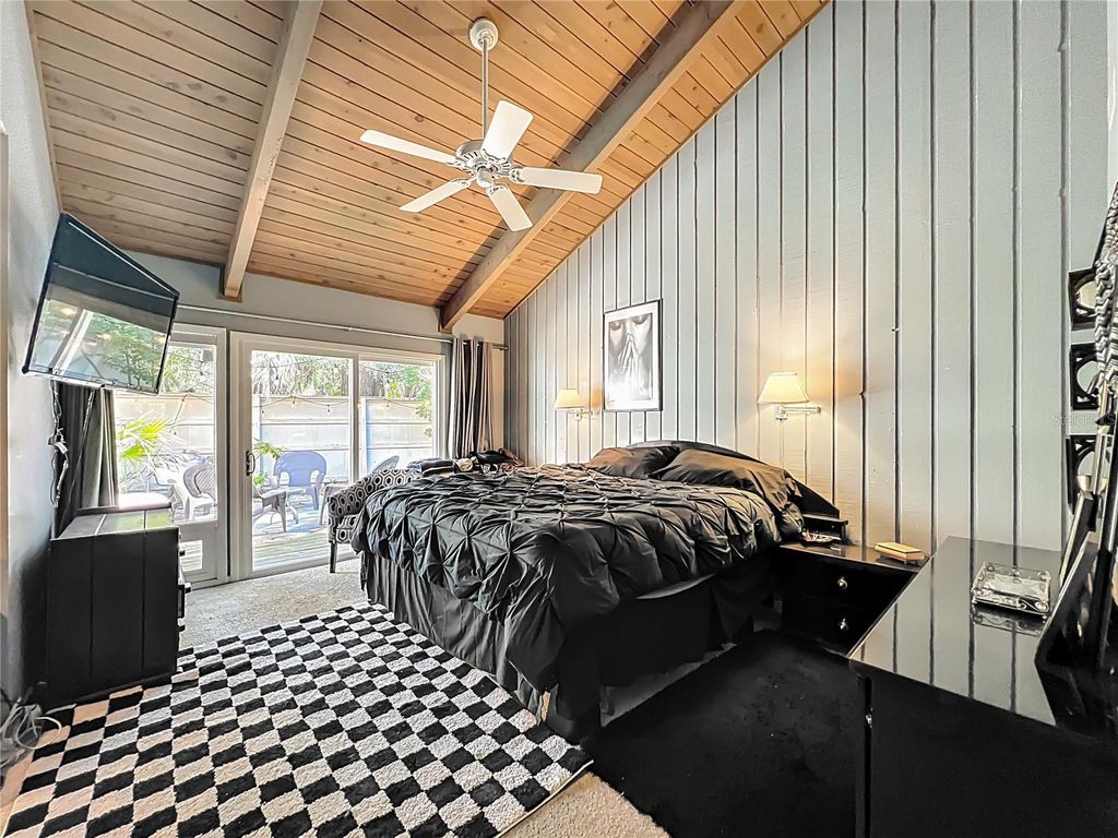 Image 12 of property listing at 104 JUNIPER LANE, Longwood, FL 32779