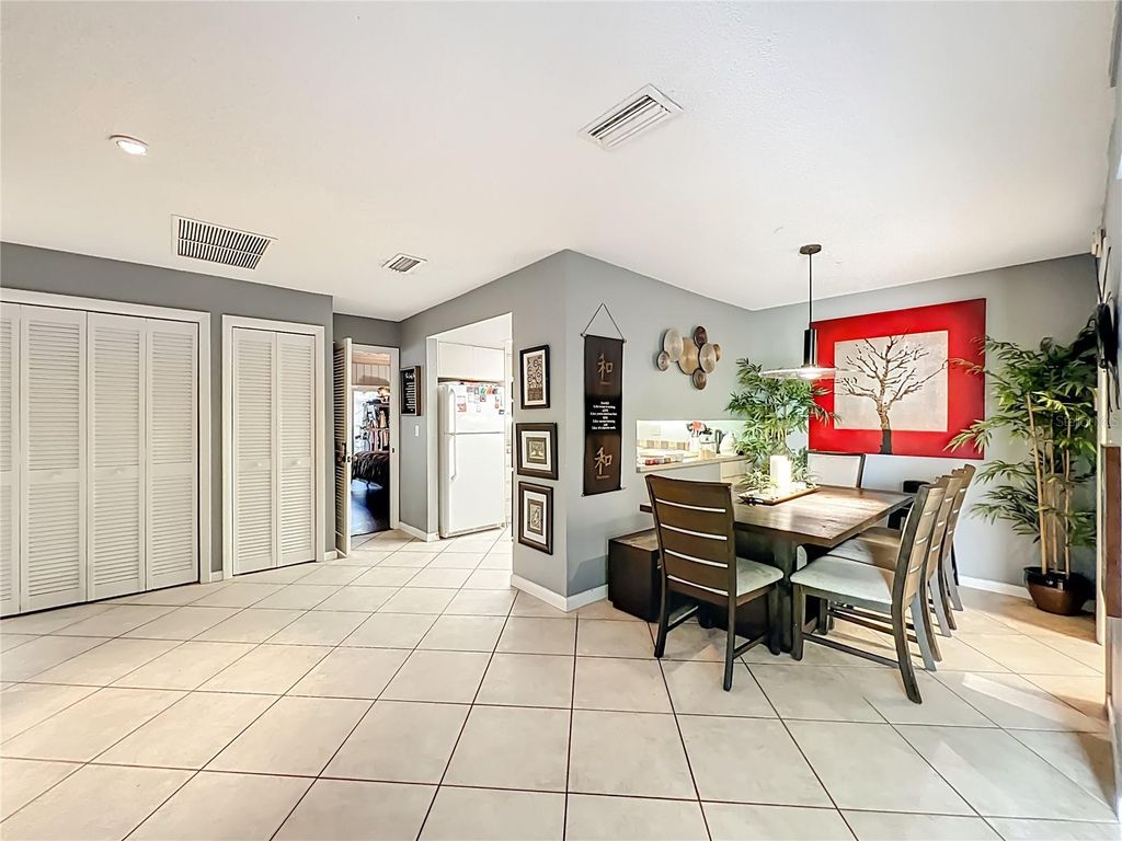 Image 21 of property listing at 104 JUNIPER LANE, Longwood, FL 32779