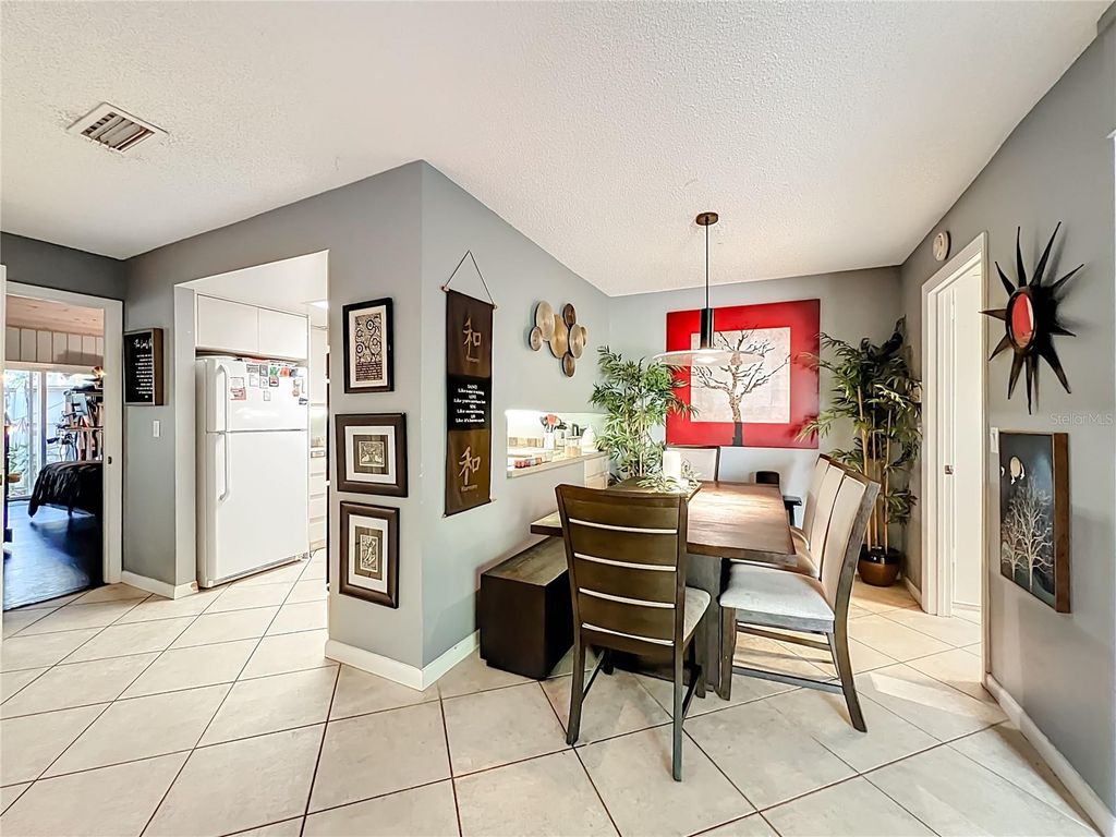 Image 22 of property listing at 104 JUNIPER LANE, Longwood, FL 32779