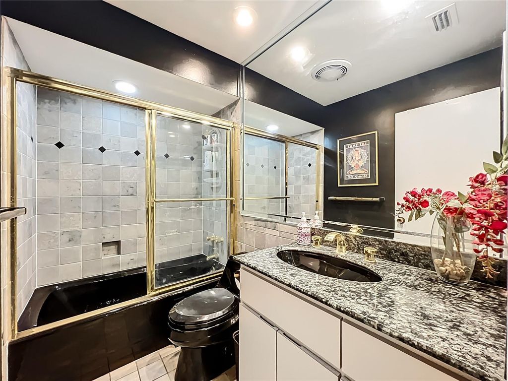 Image 23 of property listing at 104 JUNIPER LANE, Longwood, FL 32779