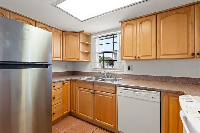 1000 S SEMORAN BOULEVARD 302, Winter Park, FL 32792
