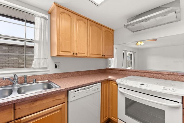 1000 S SEMORAN BOULEVARD 302, Winter Park, FL 32792