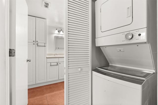 1000 S SEMORAN BOULEVARD 302, Winter Park, FL 32792