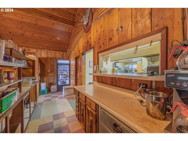 3030 OREGON Ave, Bandon, OR 97411