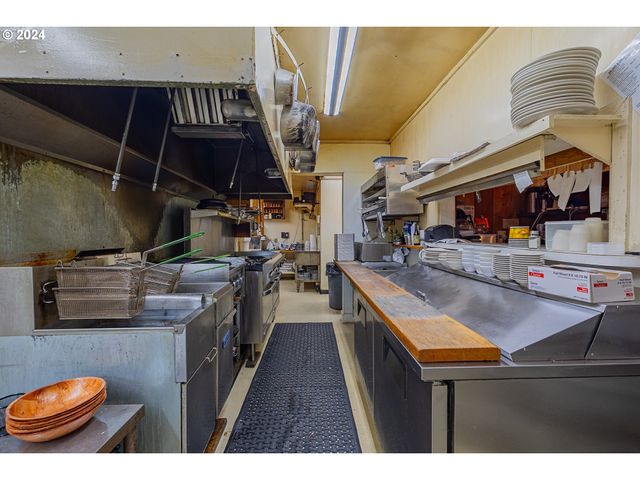 3030 OREGON Ave, Bandon, OR 97411