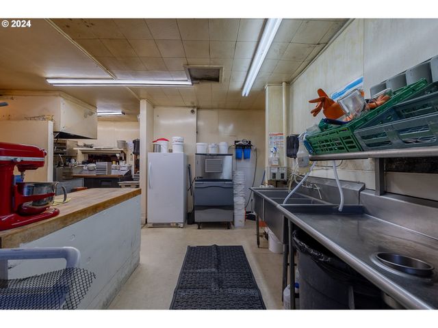 3030 OREGON Ave, Bandon, OR 97411