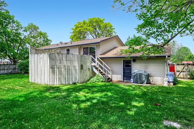 2284 Standridge Avenue, Maplewood, MN 55109