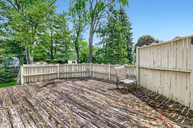 2284 Standridge Avenue, Maplewood, MN 55109