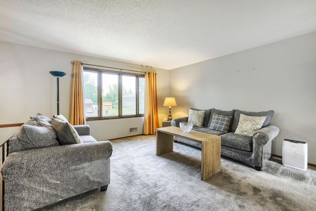 2284 Standridge Avenue, Maplewood, MN 55109