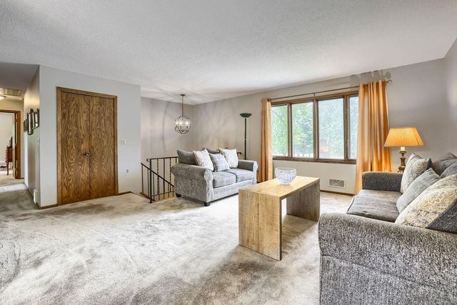 2284 Standridge Avenue, Maplewood, MN 55109