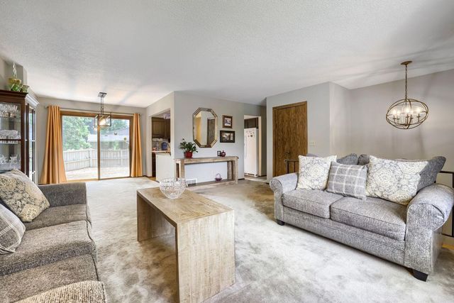 2284 Standridge Avenue, Maplewood, MN 55109