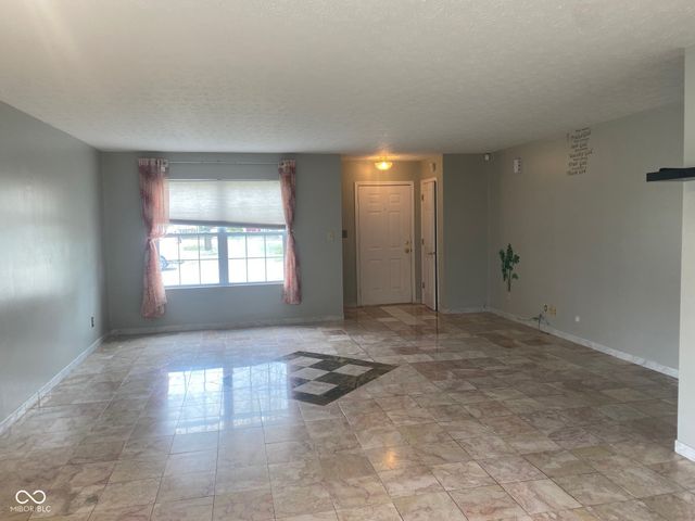 5636 Glen Canyon Drive, Indianapolis, IN 46237