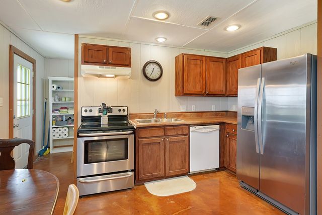 1010 County Road 382, Era, TX 76238