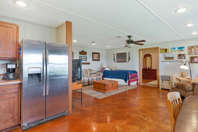 1010 County Road 382, Era, TX 76238