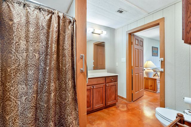 1010 County Road 382, Era, TX 76238