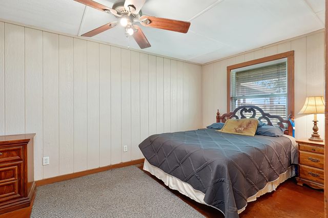 1010 County Road 382, Era, TX 76238