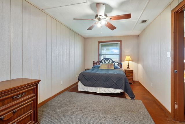 1010 County Road 382, Era, TX 76238