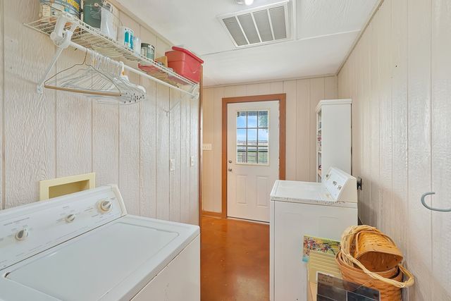 1010 County Road 382, Era, TX 76238