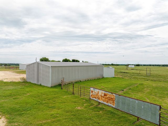 1010 County Road 382, Era, TX 76238