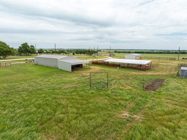 1010 County Road 382, Era, TX 76238