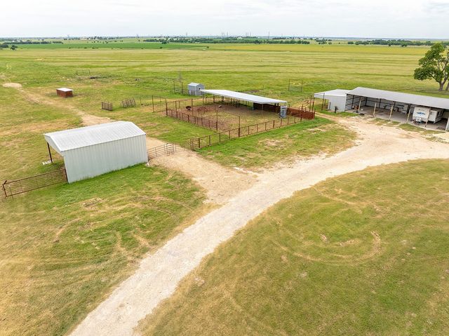 1010 County Road 382, Era, TX 76238